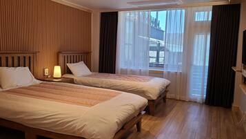 ๋๋ญ์ค ํธ์๋ฃธ, ์นจ์ค 1๊ฐ, ๊ธ์ฐ, ์ฐ ์ ๋ง | ๊ณ ๊ธ ์นจ๊ตฌ, ์๋ง ์ปคํผ, ๋ฌด๋ฃ WiFi, ์นจ๋ ์ํธ