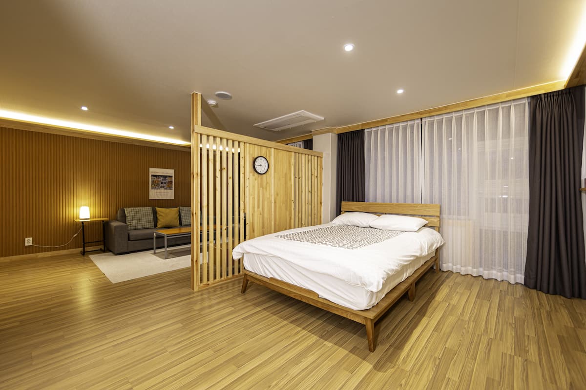 Habitación familiar doble, 1 habitación, no fumadores, vistas a la montaña | Ropa de cama de alta calidad, cortinas opacas, wifi gratis