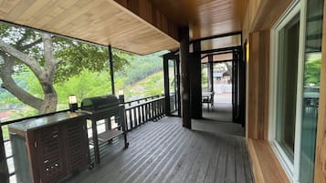 Forest House | Terrace/patio