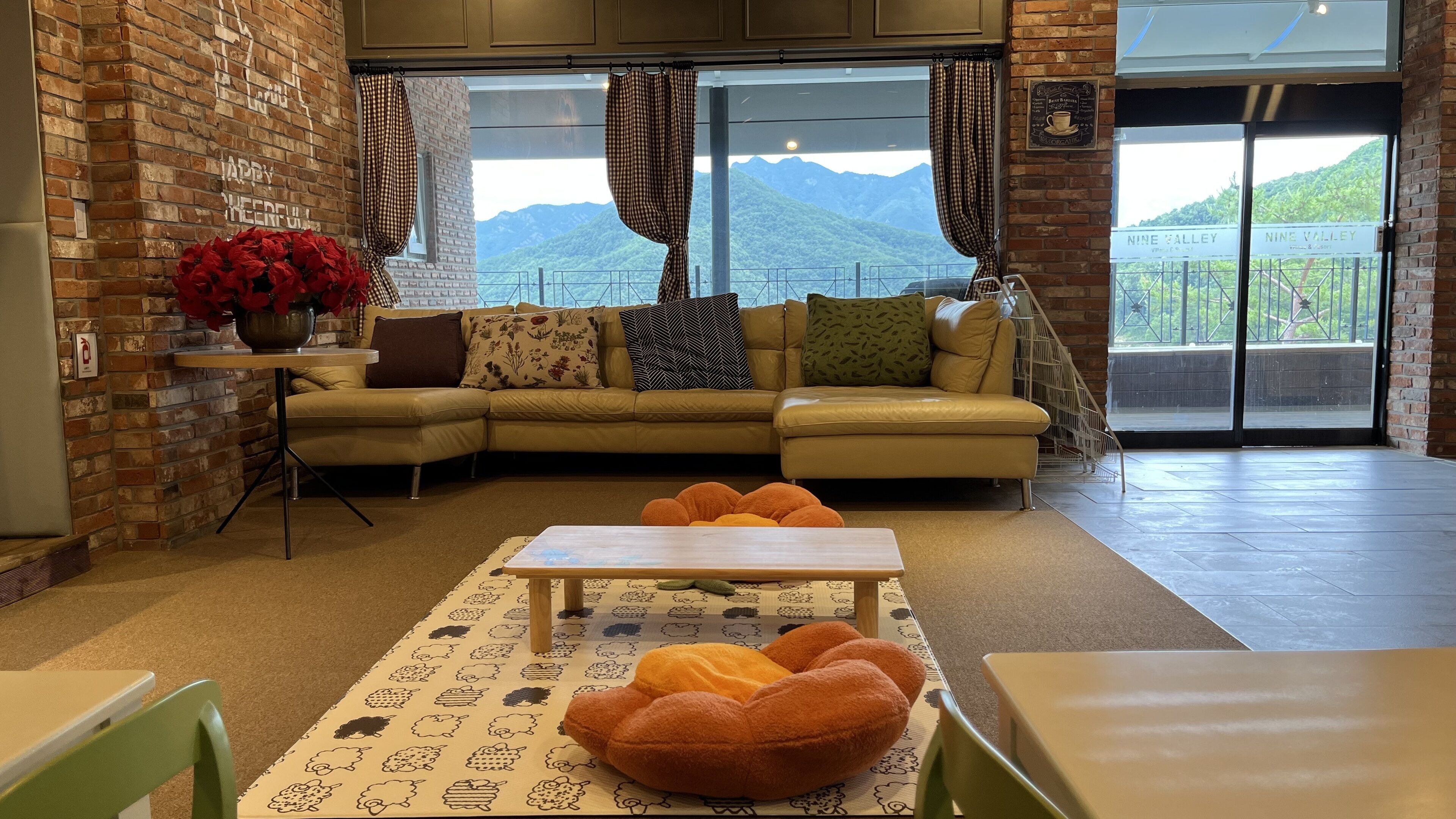 children’s play area – indoor