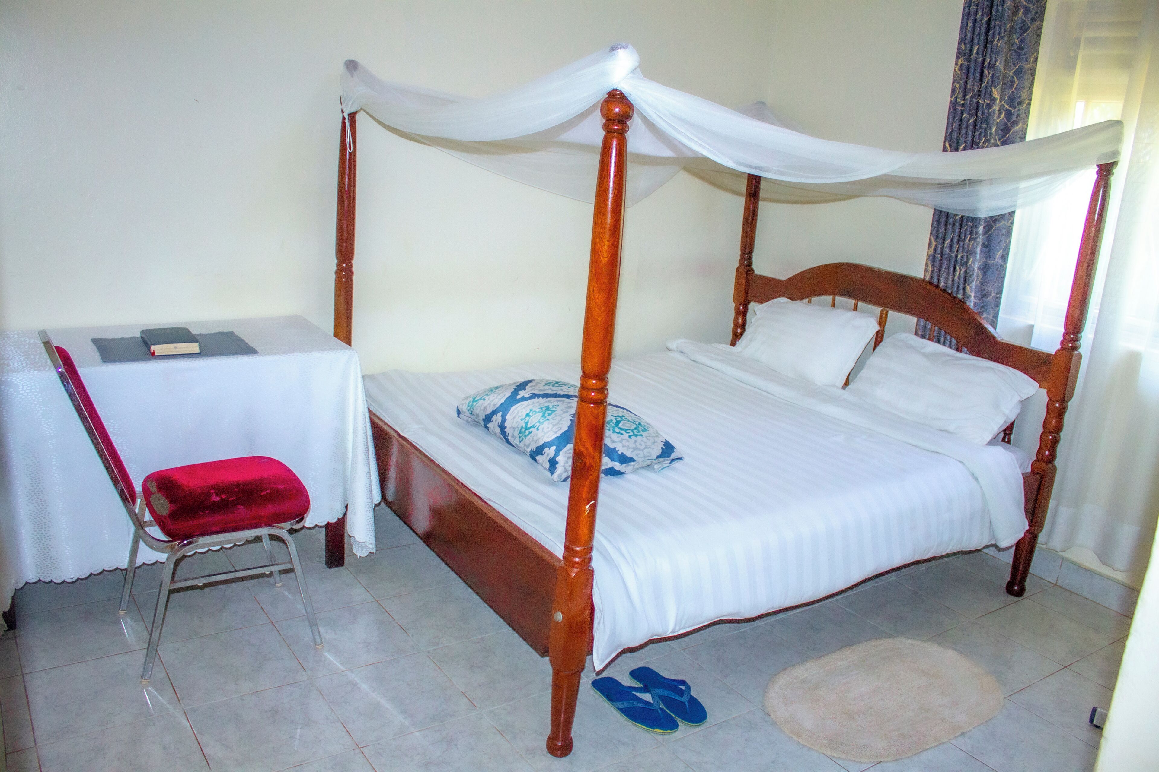 Standard Double Room | 1 bedroom, premium bedding, in-room safe, desk