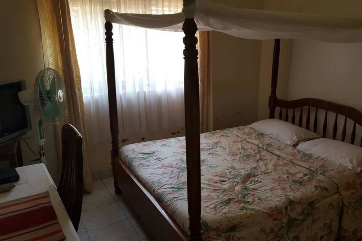 Standaard tweepersoonskamer, 1 queensize bed, allergievrij, tuin | 1 slaapkamer, luxe beddengoed, een kluis op de kamer, een bureau