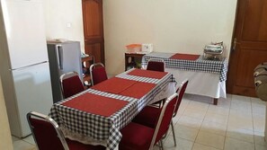 Free daily buffet breakfast - Paula Guest House (Gulu)