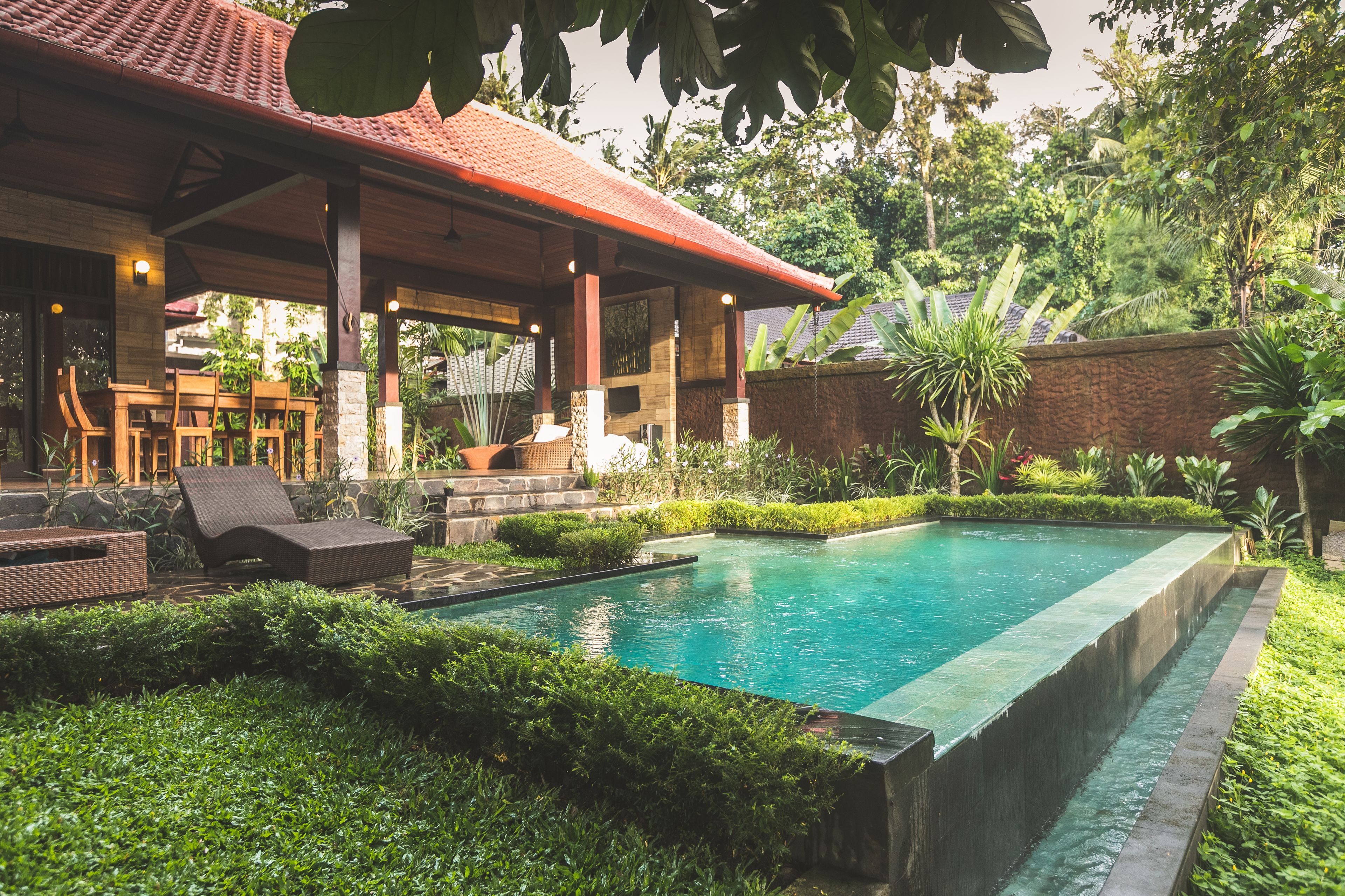 Kolam renang outdoor