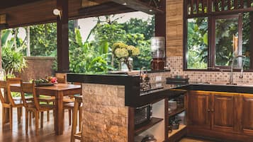 Lyxvilla - 2 sovrum - privat pool - utsikt mot bergen | Eget kök | KylskÄp, mikrovÄgsugn, spishÀll och kaffe- och tebryggare