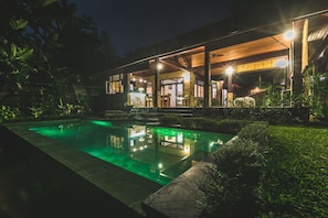 Outdoor pool, pool loungers