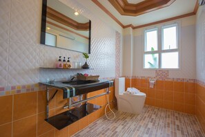 Standard Room | Bathroom | Shower, free toiletries, towels - Phurua Inn (Phu Ruea)