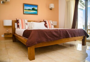 In-room safe, desk, soundproofing, iron/ironing board