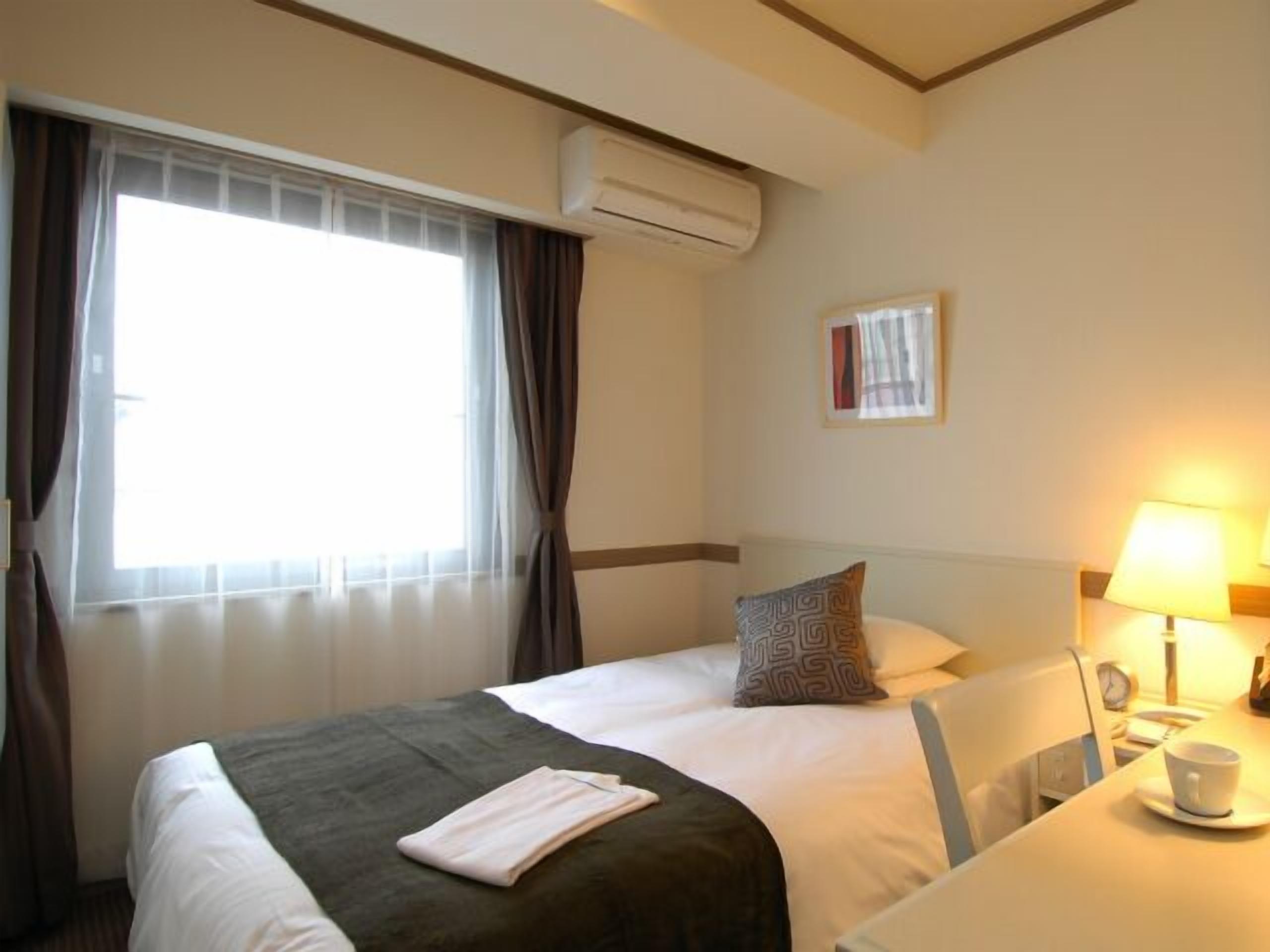 In-room safe, free WiFi, bed sheets