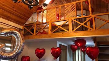 Egyptian cotton sheets, premium bedding, Select Comfort beds, minibar