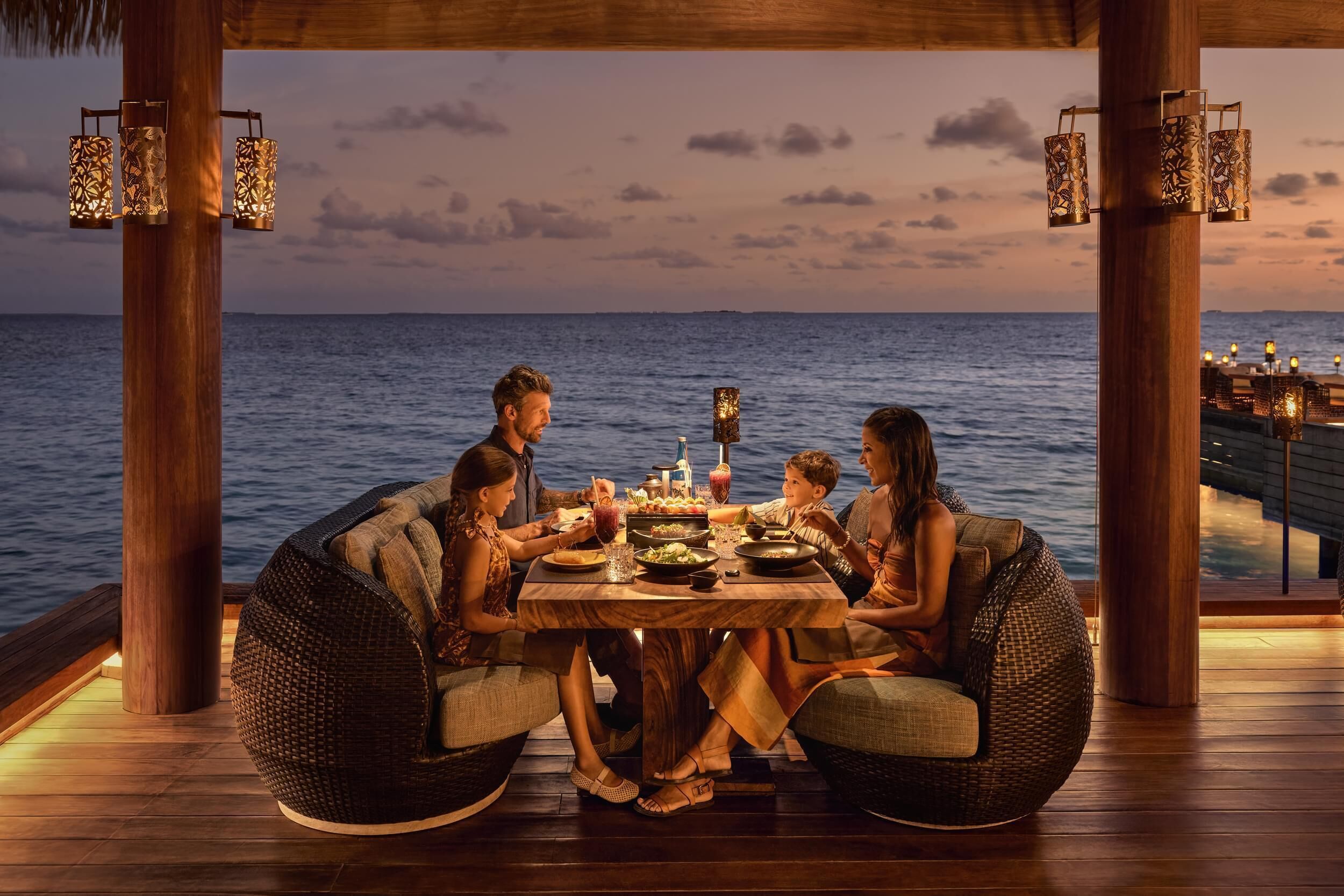 4 restaurants, breakfast, lunch served; local and international cuisine