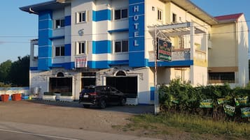 Fachada de la propiedad