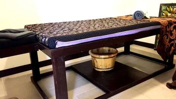 Couples treatment rooms, aromatherapy, facials, reflexology