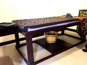 Couples treatment room(s), aromatherapy, facials, reflexology