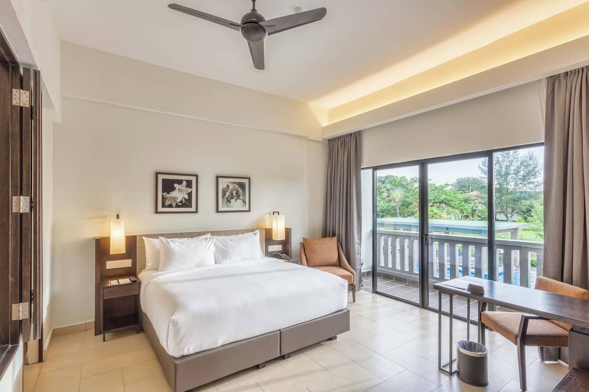 Executive Double Room, Balcony, Pool View