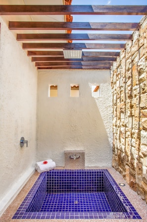 1 bedroom, in-room safe, desk, laptop workspace