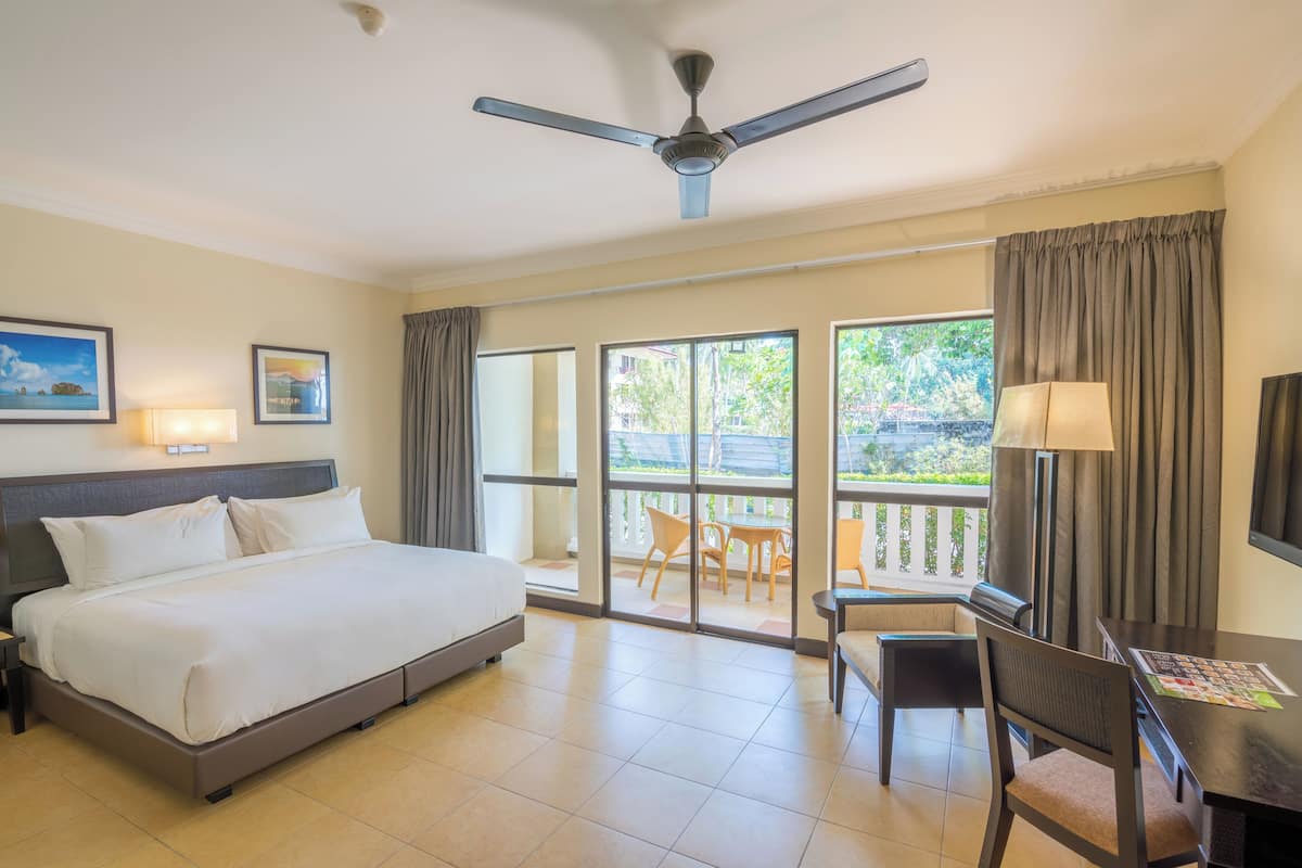 Deluxe Double Room, Balcony, Garden View