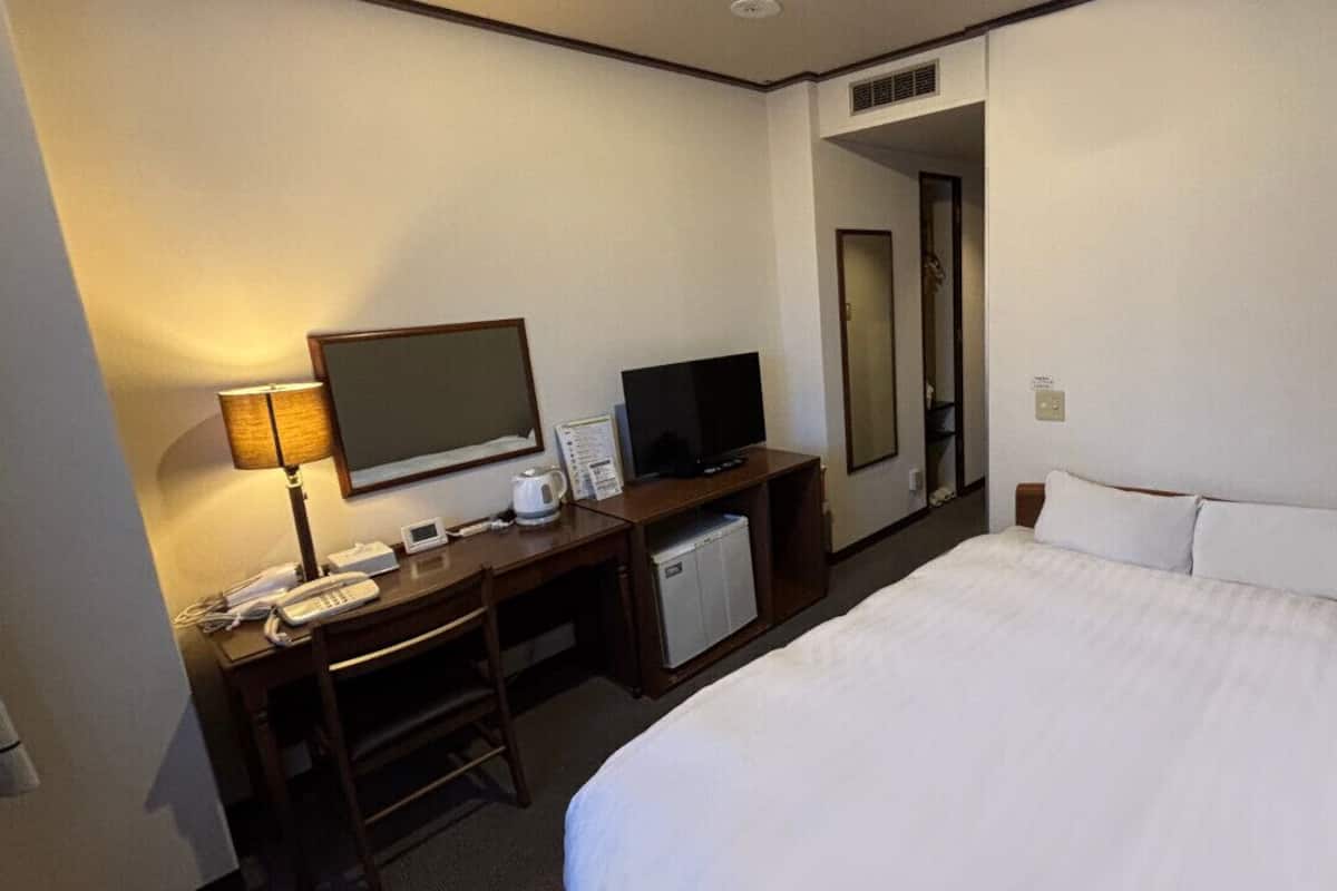Desk, free WiFi, bed sheets