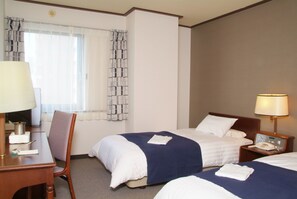 Desk, free WiFi, bed sheets - Hotel Tomakomai Green Hills (Tomakomai)