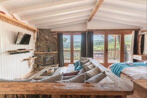 Club boomhut, 1 queensize bed, keuken, uitzicht op vallei | Geluiddichte muren, een strijkplank/strijkijzer, gratis wifi, beddengoed