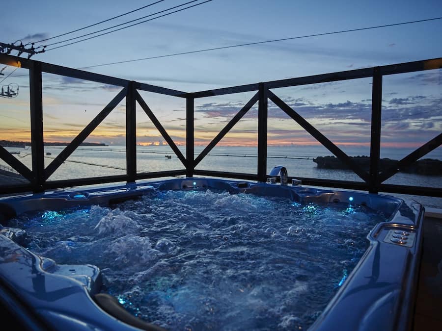Made Ocean Front (Private Vacation Home) | Jetted tub