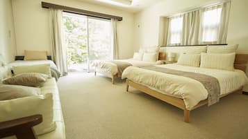 SCALLOP (Beach Apartment) Room A | Desk, soundproofing, free WiFi