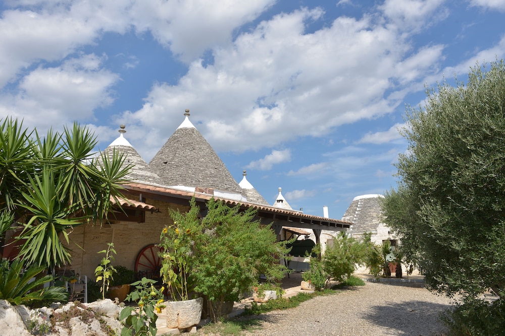MASSERIA PENTIMA VETRANA RESORT image