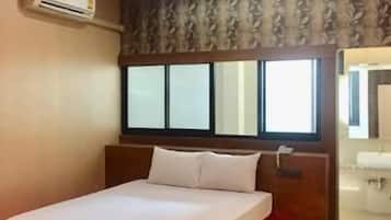 Standard Double Room | Desk, free WiFi