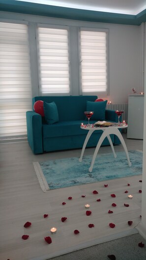 Una televisión de pantalla plana