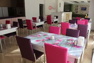 Desayuno buffet incluido todos los días 