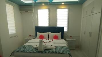 1 bedroom, premium bedding, minibar, desk