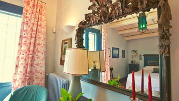 Junior Suite | Premium bedding, minibar, free WiFi, bed sheets