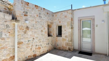 Dreibettzimmer | Terrasse/Patio