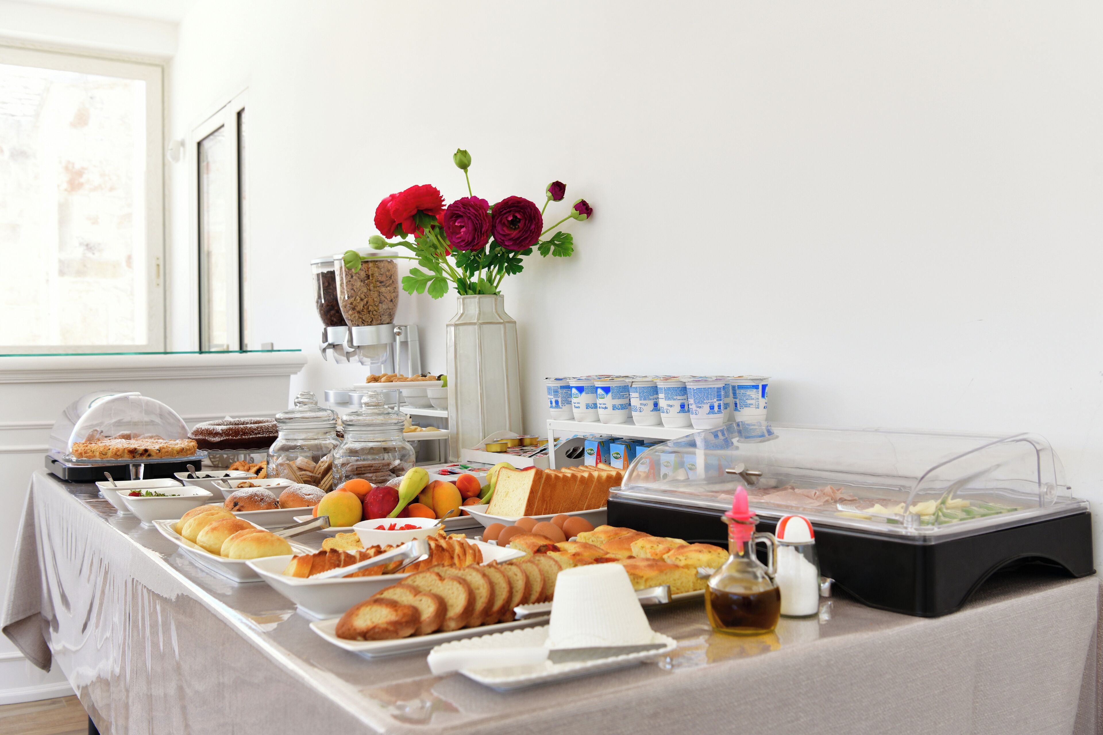 Free buffet breakfast 