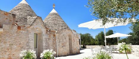 Habitación triple | Terraza o patio