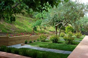 Quarto exclusivo, 1 cama Queen, varanda, vista para o jardim | Vista do quarto