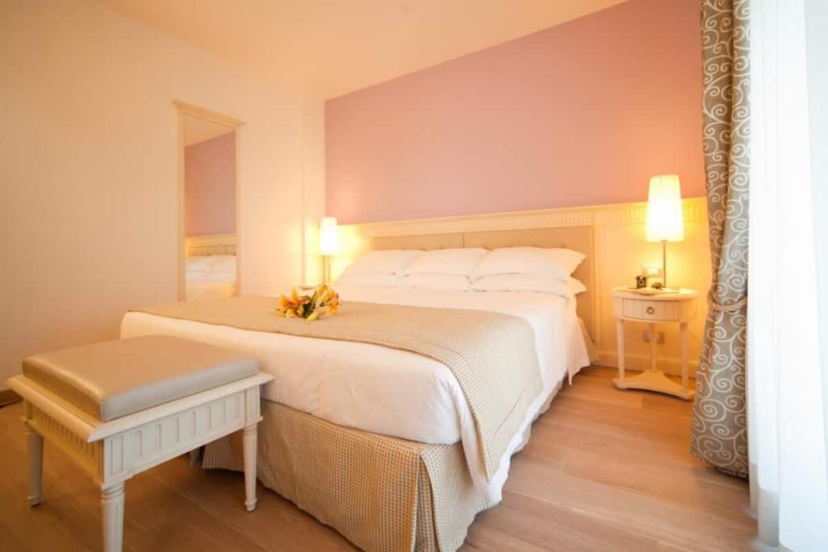 1 bedroom, minibar, individually decorated, individually furnished