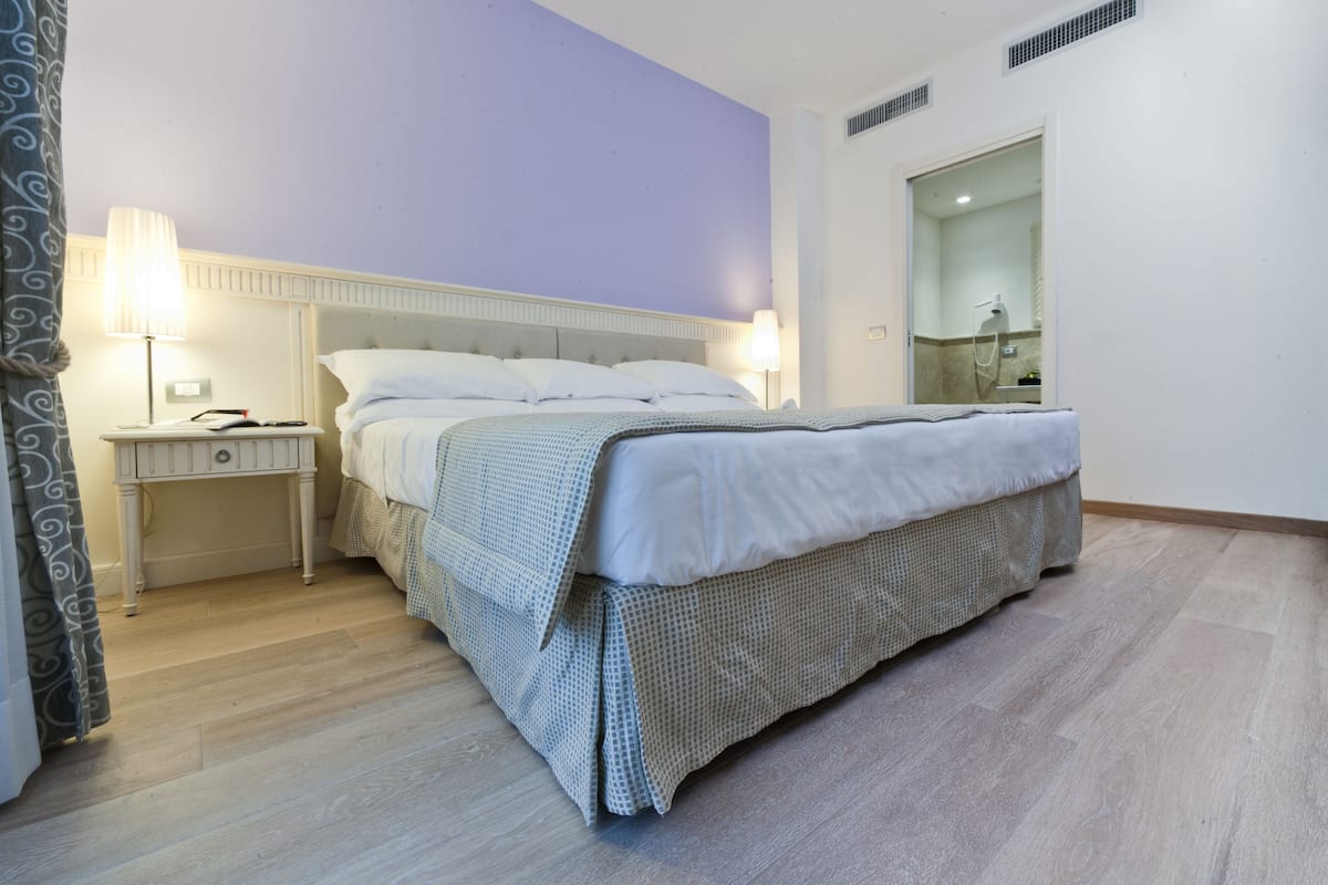 1 bedroom, minibar, individually decorated, individually furnished