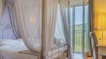 Deluxe-Zimmer, 1 Queen-Bett, Balkon, Poolblick | Ausblick vom Zimmer