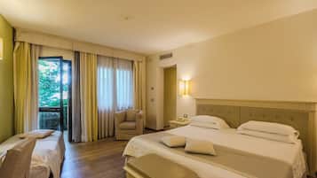 Quadrupla familiare, patio, vista giardino | Minibar, con stile personalizzato, con arredamento individuale