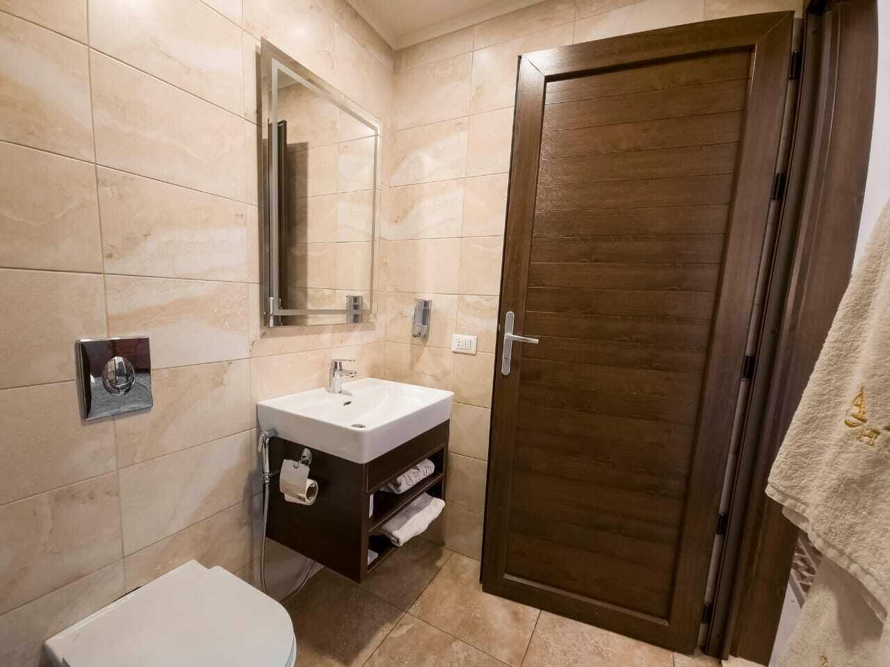 shower, free toiletries, hair dryer, slippers