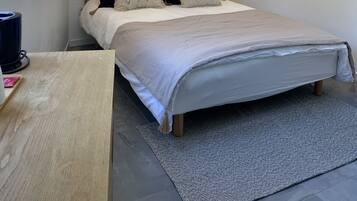 Habitación doble (Gandhi) | 1 dormitorio, decoración individual, mobiliario individual y escritorio