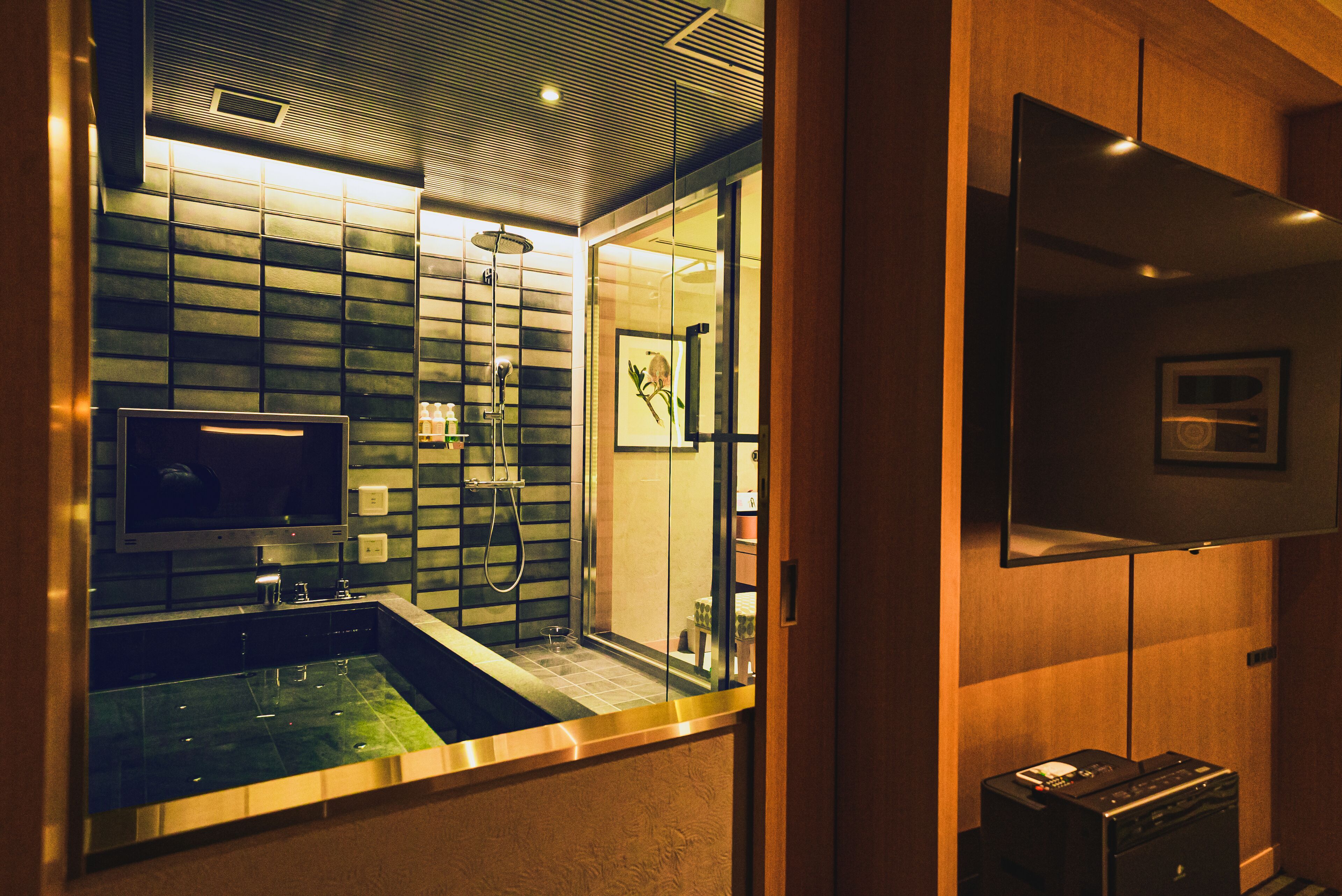 1 bedroom, desk, laptop workspace, free wifi