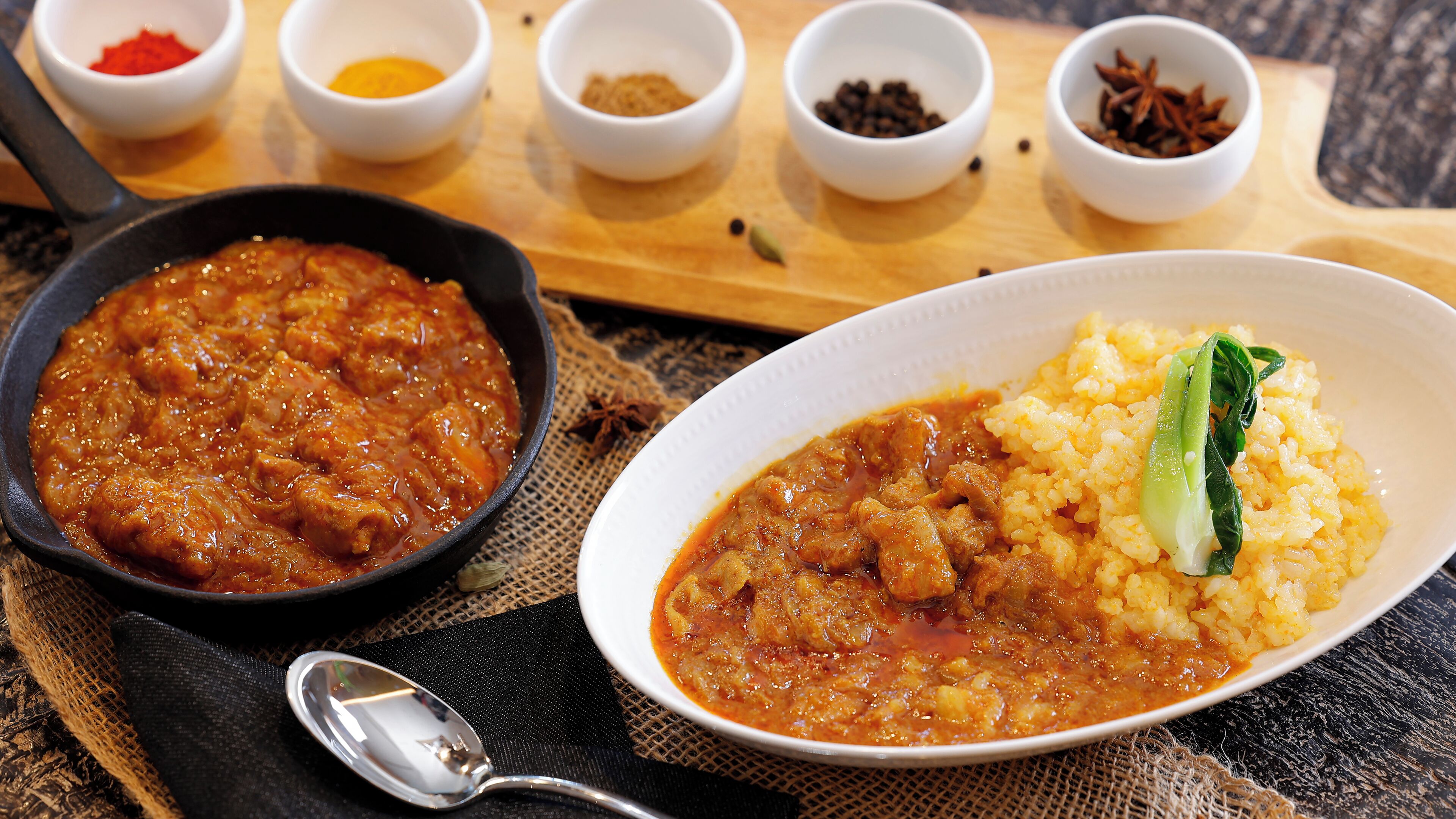 daily buffet breakfast (jpy 2200 per person)