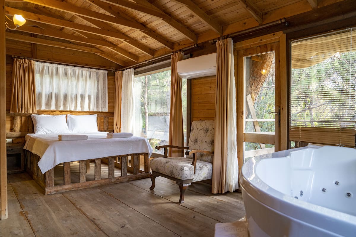 tree house | 1 bedroom, select comfort beds, minibar, individually decorated