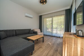 Palm Suite | Living area