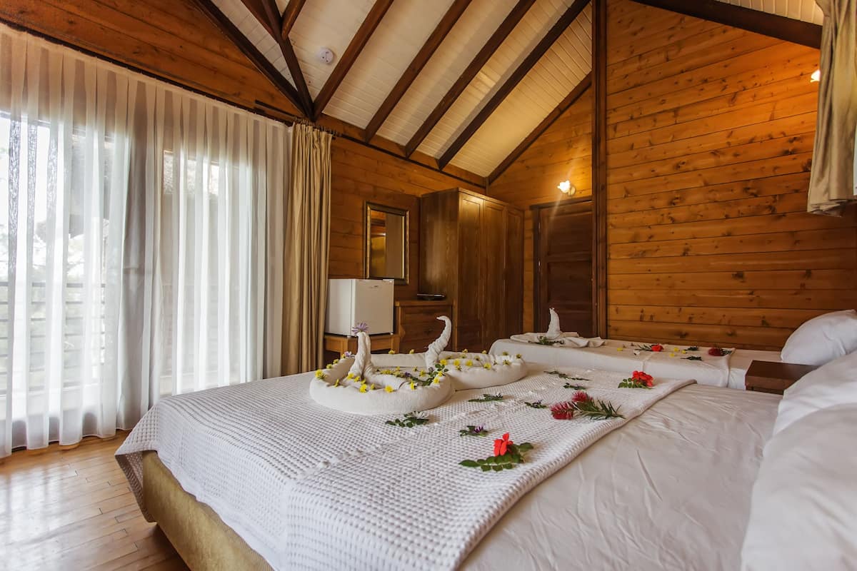 pine bungalow | 1 bedroom, select comfort beds, minibar, individually decorated