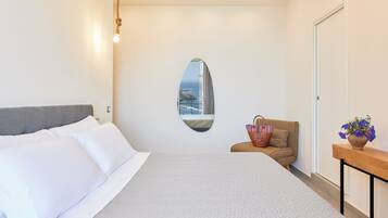 Deluxe Double Room, Sea View | In-room safe, desk, laptop workspace, free WiFi