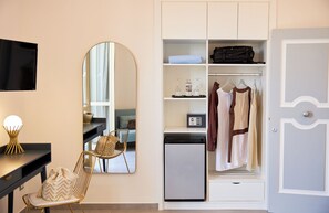 Deluxe Double Room, Sea View | In-room safe, desk, laptop workspace, free WiFi - Residenza Tamara (Castellabate)