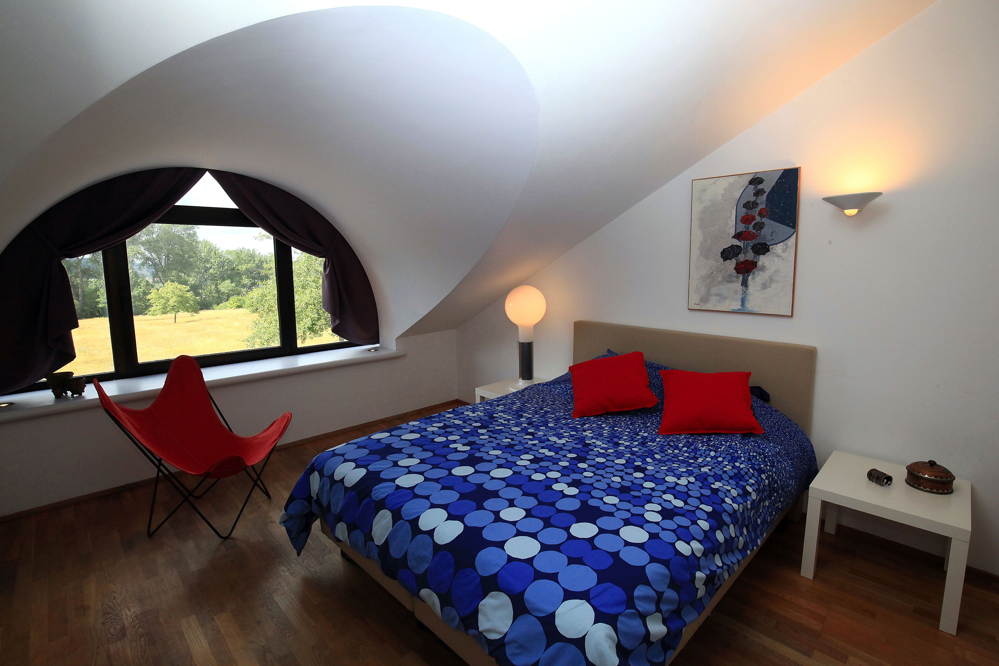 1 bedroom, premium bedding, individually decorated